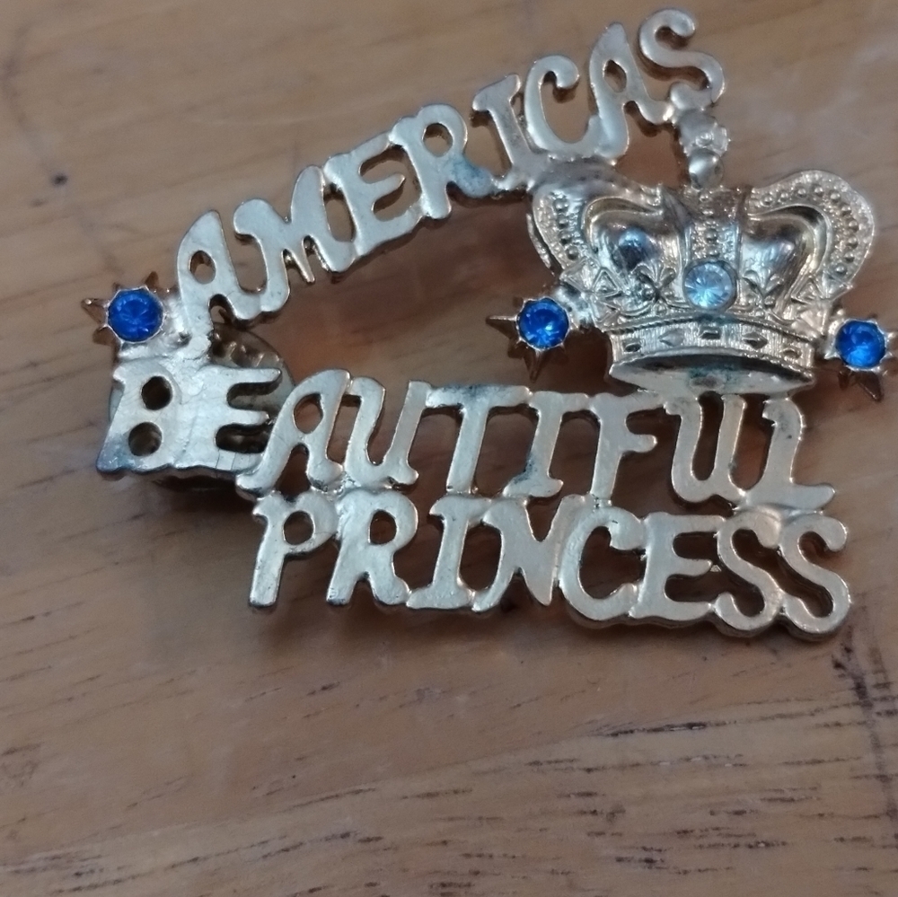 America's beautiful princess pin